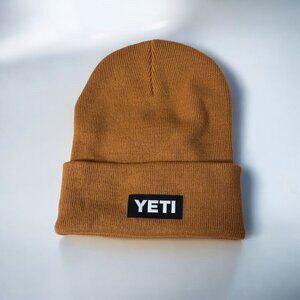 🧤 Yeti Badge Beanie – Gold 🧤